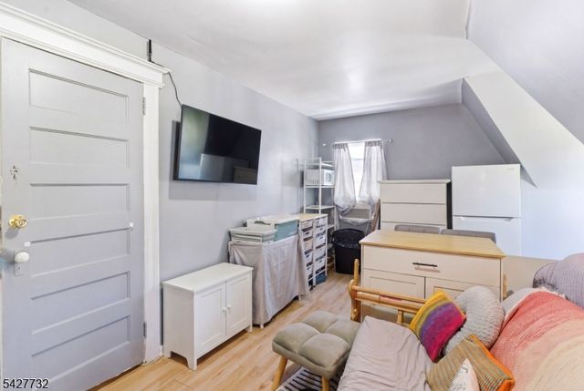 55 New St, East Orange City, NJ 07017