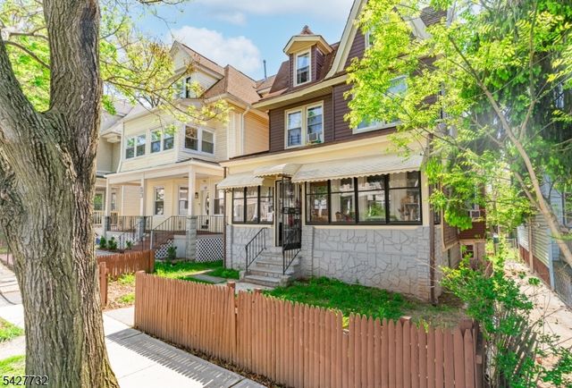 55 New St, East Orange City, NJ 07017