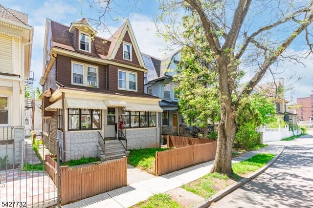 55 New St, East Orange City, NJ 07017