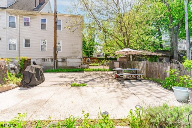 55 New St, East Orange City, NJ 07017