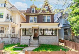 55 New St, East Orange City, NJ 07017