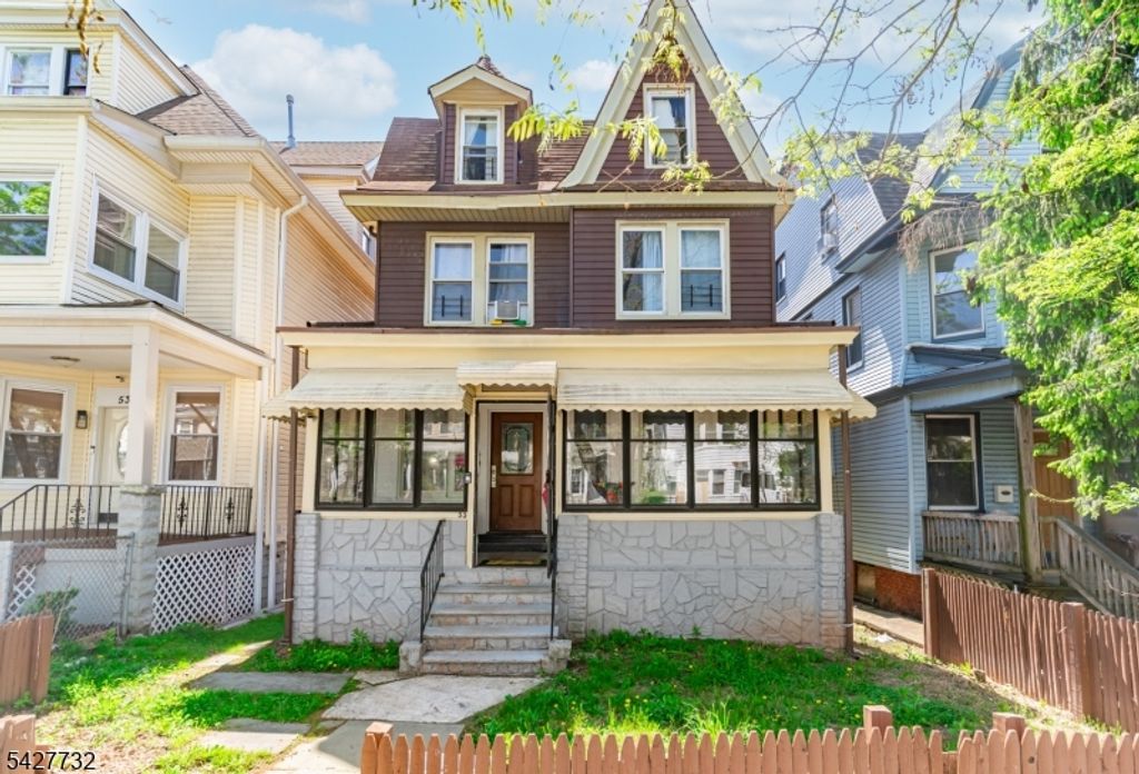 55 New St, East Orange City, NJ 07017