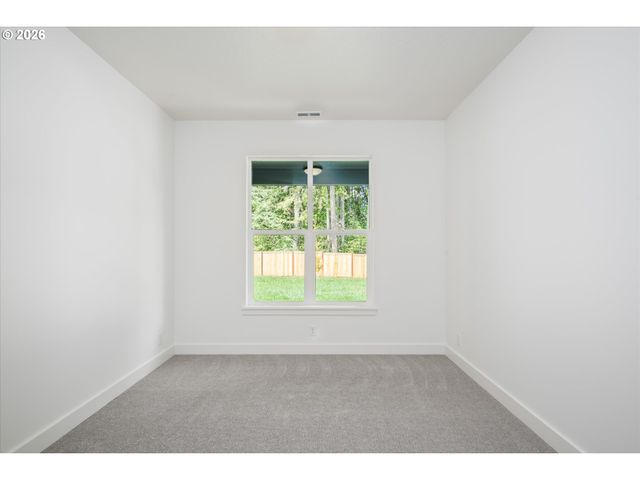 25323 E BROADWAY Ave, Veneta, OR 97487