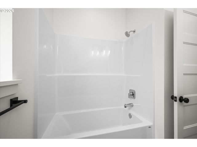 25323 E BROADWAY Ave, Veneta, OR 97487
