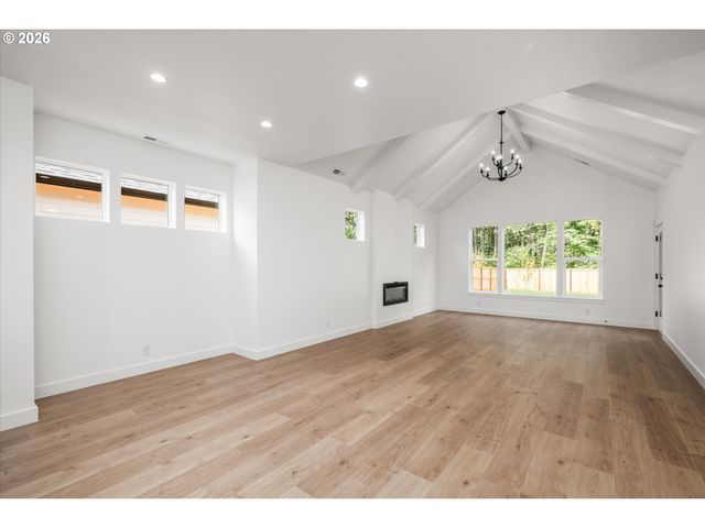 25323 E BROADWAY Ave, Veneta, OR 97487