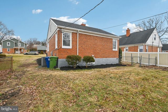 4902 GILRAY DR, Baltimore, MD 21214