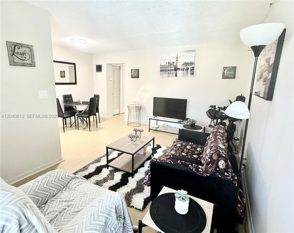2145 Pierce St 206, Hollywood, FL 33020