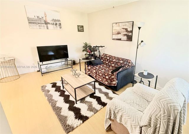 2145 Pierce St 206, Hollywood, FL 33020