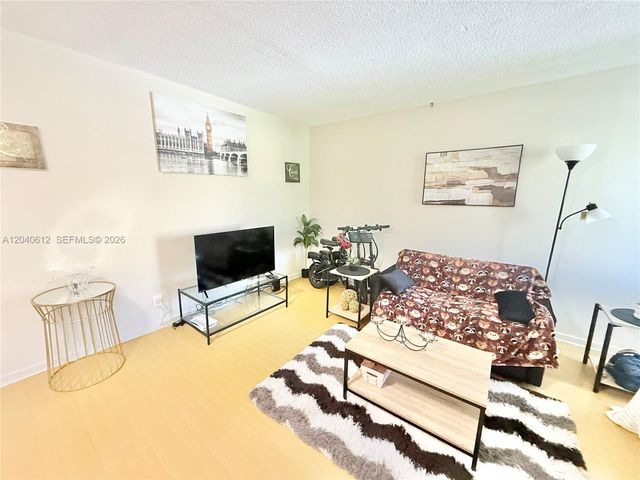 2145 Pierce St 206, Hollywood, FL 33020