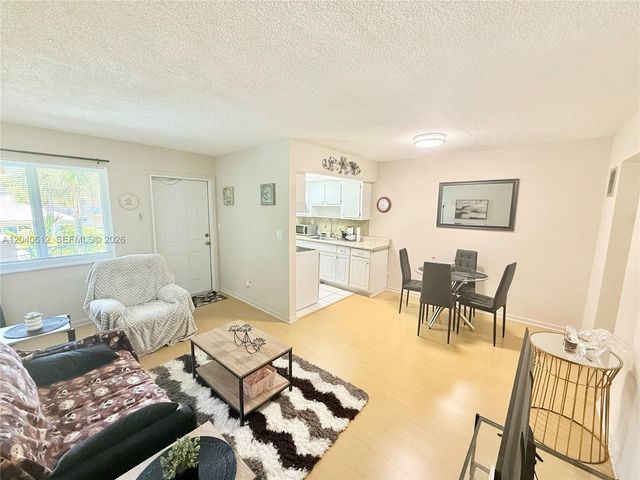 2145 Pierce St 206, Hollywood, FL 33020