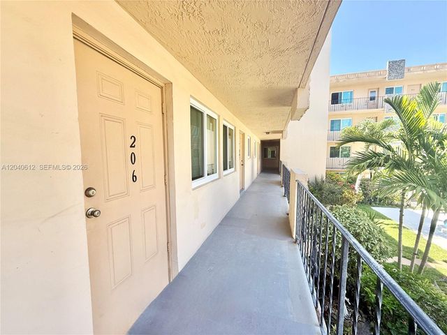 2145 Pierce St 206, Hollywood, FL 33020