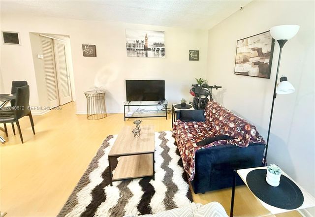 2145 Pierce St 206, Hollywood, FL 33020