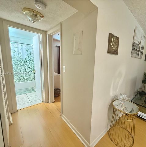 2145 Pierce St 206, Hollywood, FL 33020