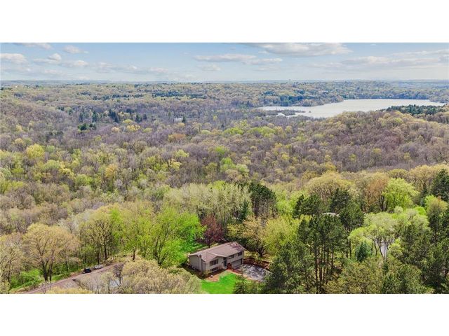 365 Casperson Drive, Hudson, WI 54016