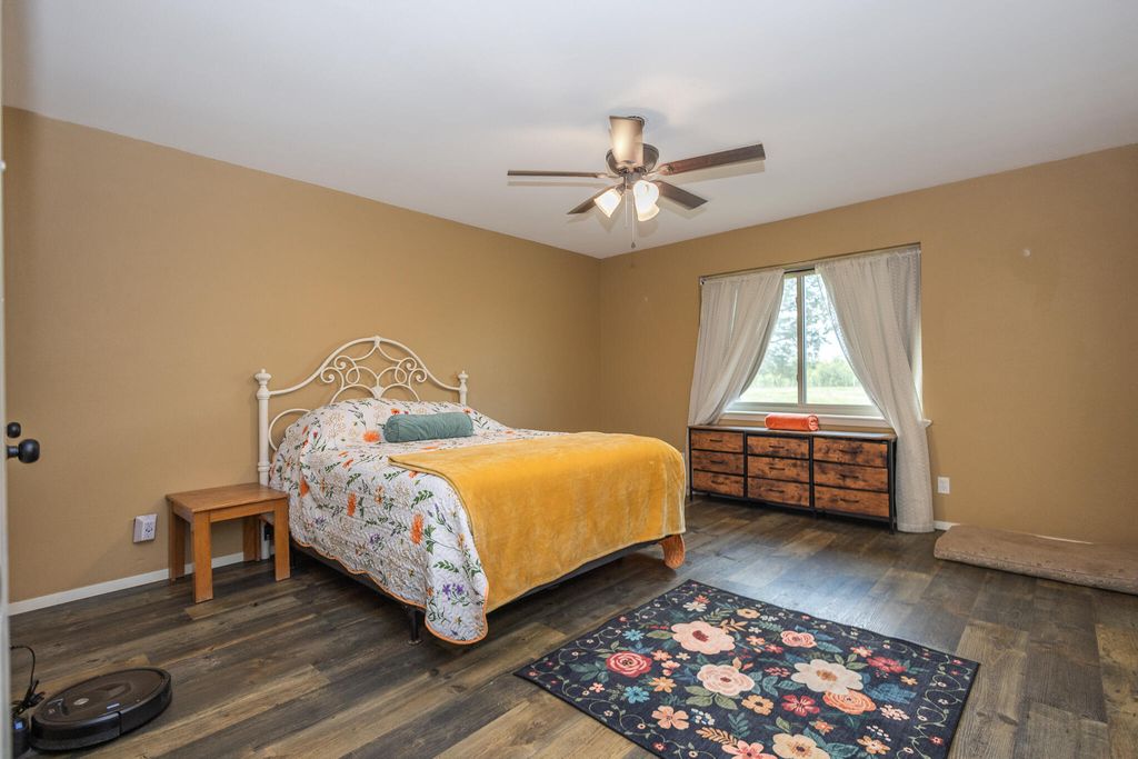 Image 10 of property listing at 11733 N Walnut Grove Road, San Angelo, TX 76901