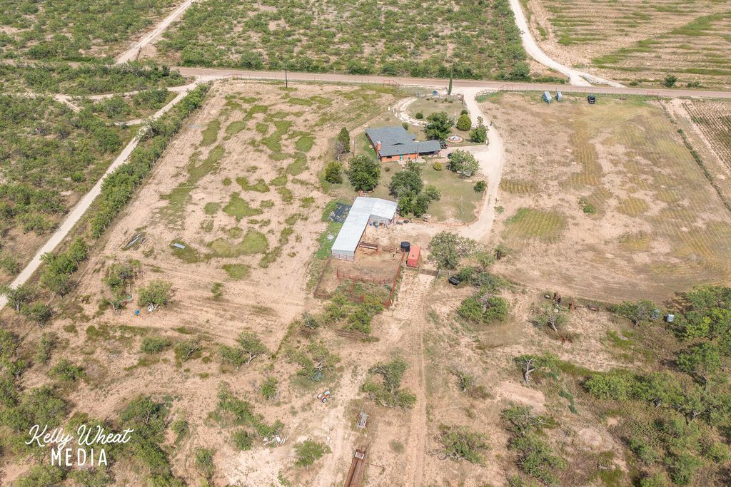 Image 17 of property listing at 11733 N Walnut Grove Road, San Angelo, TX 76901