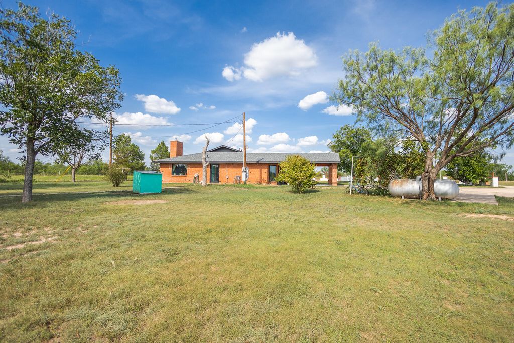 Image 2 of property listing at 11733 N Walnut Grove Road, San Angelo, TX 76901