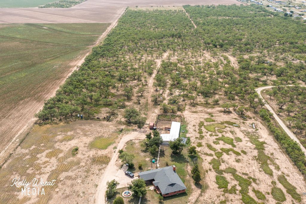 Image 20 of property listing at 11733 N Walnut Grove Road, San Angelo, TX 76901