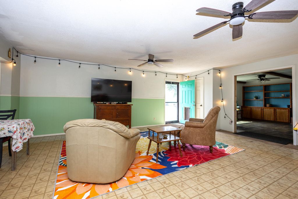 Image 38 of property listing at 11733 N Walnut Grove Road, San Angelo, TX 76901