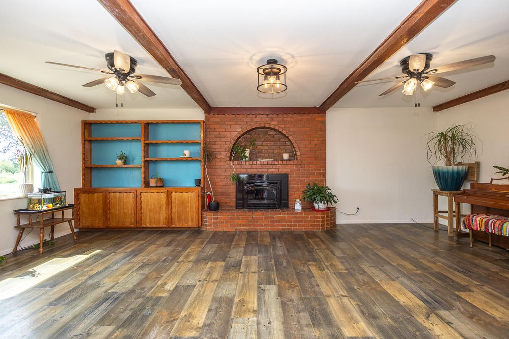 Image 40 of property listing at 11733 N Walnut Grove Road, San Angelo, TX 76901