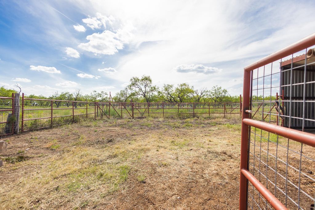Image 45 of property listing at 11733 N Walnut Grove Road, San Angelo, TX 76901