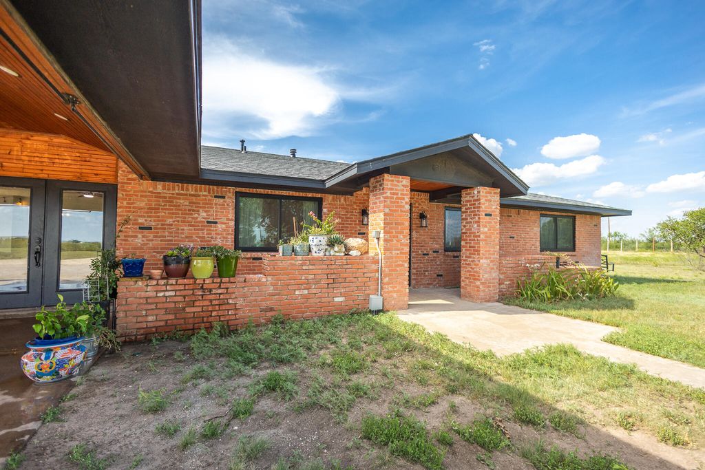 Image 48 of property listing at 11733 N Walnut Grove Road, San Angelo, TX 76901
