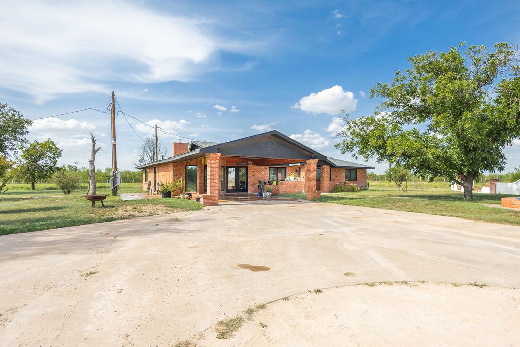 Image 49 of property listing at 11733 N Walnut Grove Road, San Angelo, TX 76901
