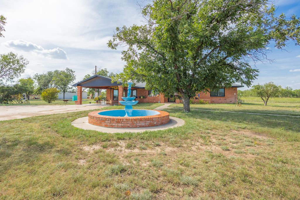 Image 6 of property listing at 11733 N Walnut Grove Road, San Angelo, TX 76901