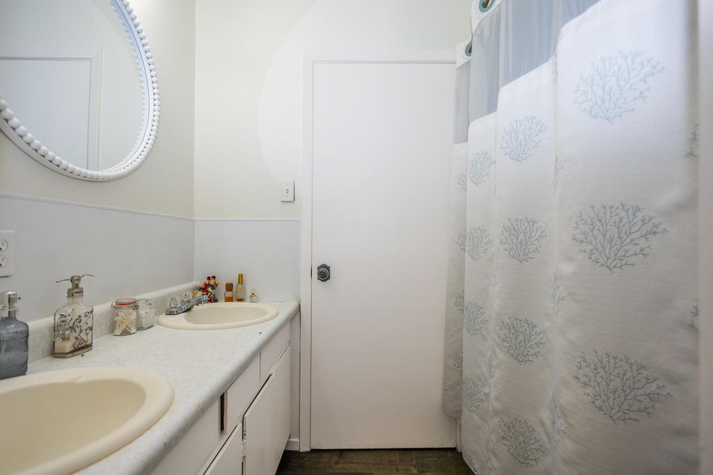 Image 9 of property listing at 11733 N Walnut Grove Road, San Angelo, TX 76901