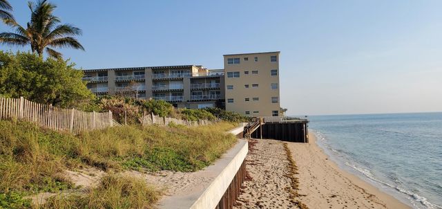 4500 S Ocean Boulevard 309, South Palm Beach, FL 33480