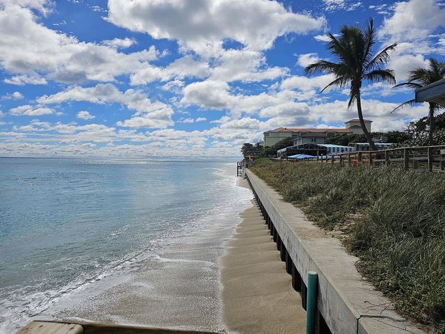 4500 S Ocean Boulevard 309, South Palm Beach, FL 33480