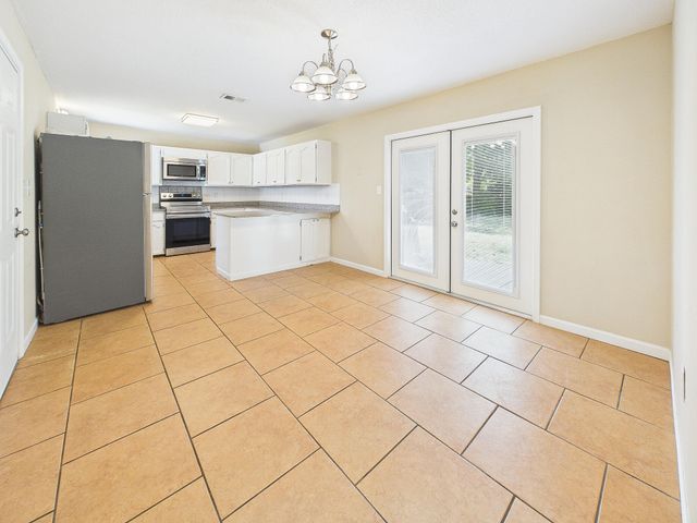 3284 Fairview Avenue, Crestview, FL 32539