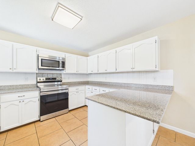 3284 Fairview Avenue, Crestview, FL 32539