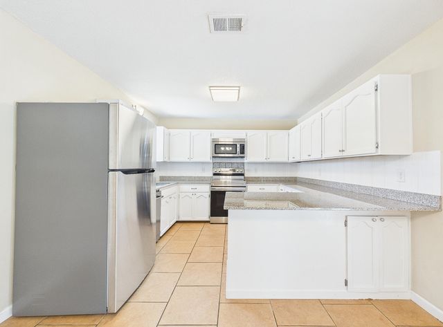 3284 Fairview Avenue, Crestview, FL 32539