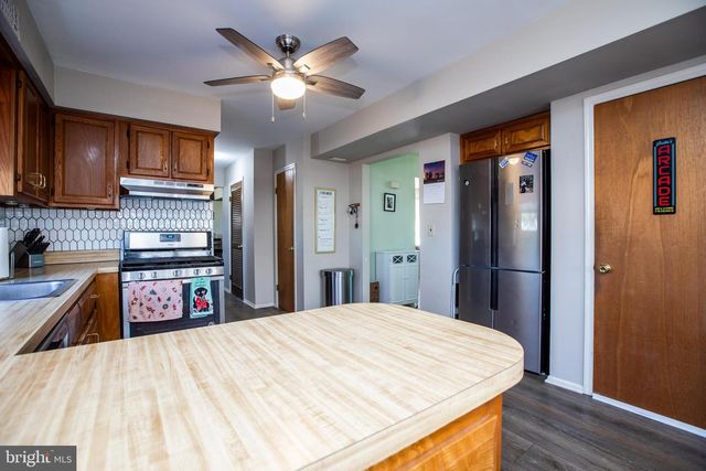 2 ALBERT E BONACCI DR, Hamilton, NJ 08690