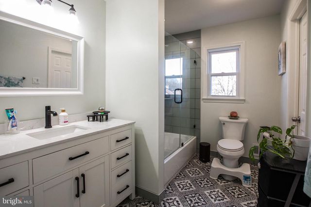 2 ALBERT E BONACCI DR, Hamilton, NJ 08690