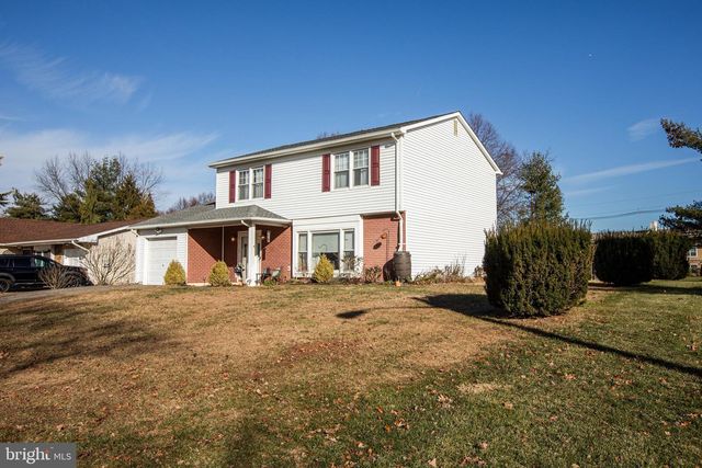 2 ALBERT E BONACCI DR, Hamilton, NJ 08690