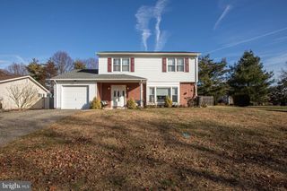 2 ALBERT E BONACCI DR, Hamilton, NJ 08690