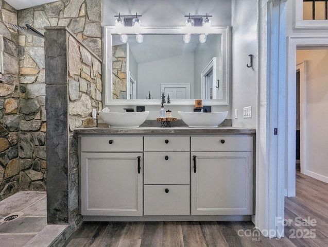 600 Pinewood Drive, Waynesville, NC 28786
