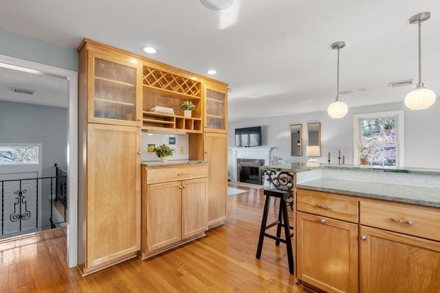 19 Duggan Dr, Framingham, MA 01702