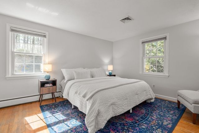 19 Duggan Dr, Framingham, MA 01702