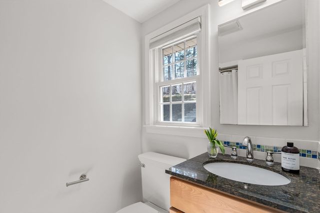 19 Duggan Dr, Framingham, MA 01702