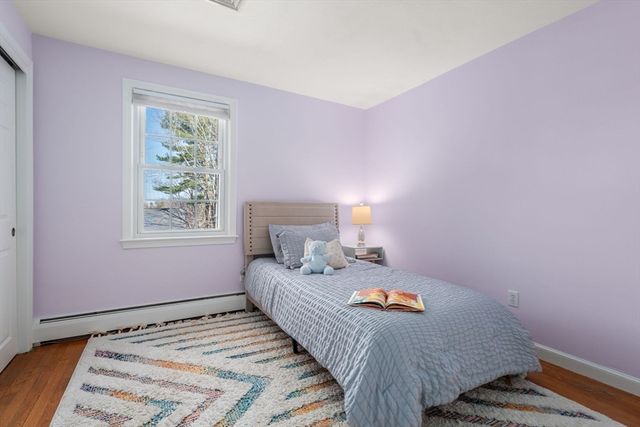 19 Duggan Dr, Framingham, MA 01702