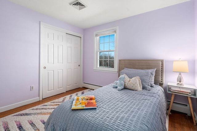 19 Duggan Dr, Framingham, MA 01702