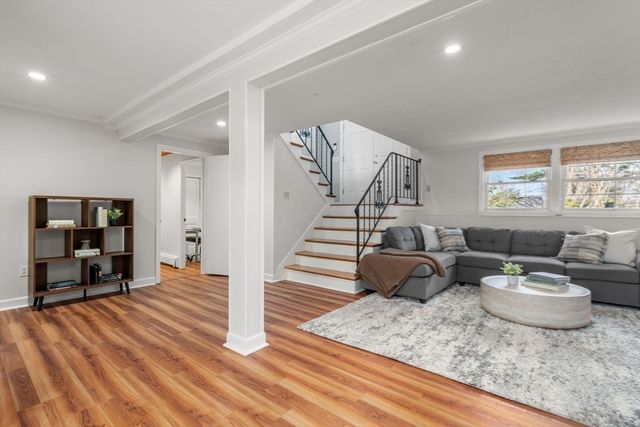 19 Duggan Dr, Framingham, MA 01702