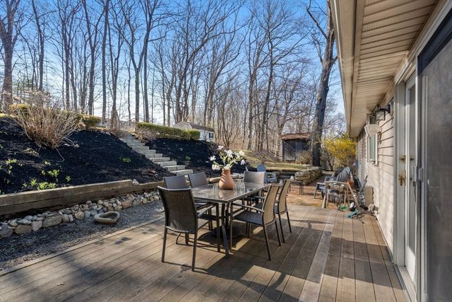 19 Duggan Dr, Framingham, MA 01702