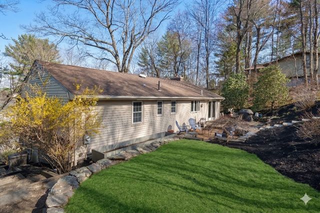 19 Duggan Dr, Framingham, MA 01702