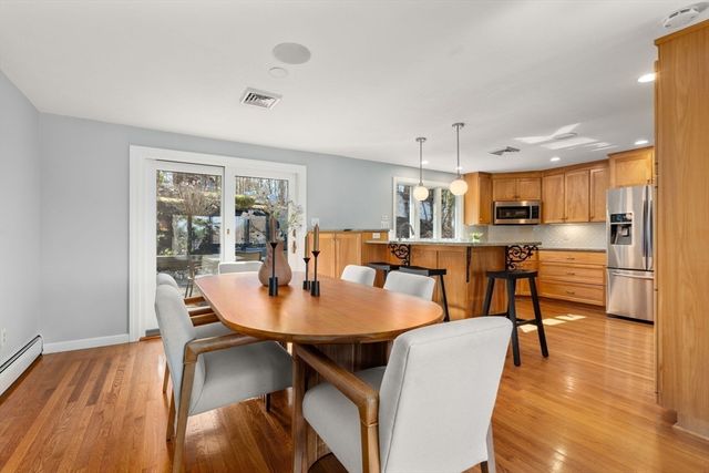 19 Duggan Dr, Framingham, MA 01702