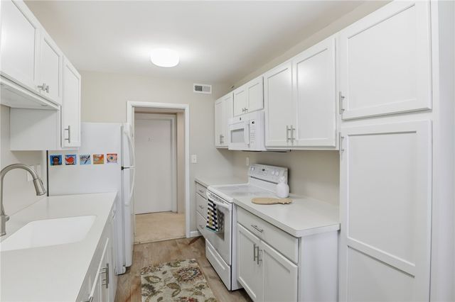 81 Lost Mountain Trail, Penfield, NY 14625