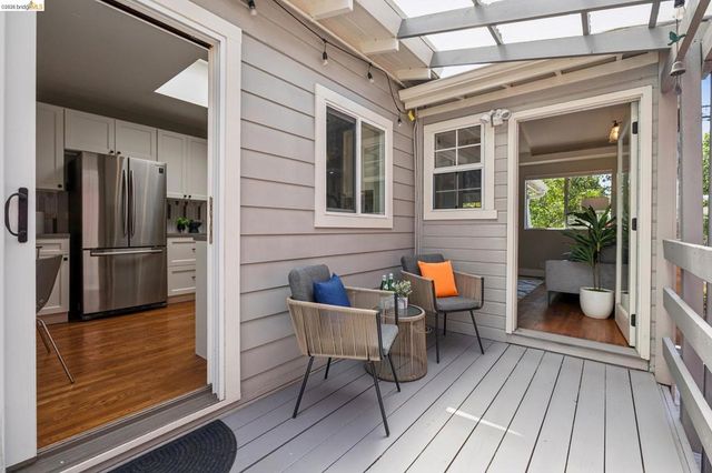 870 43Rd St, Oakland, CA 94608